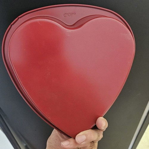 Wilton Nonstick Heart-Shaped Baking Pan New with Tags