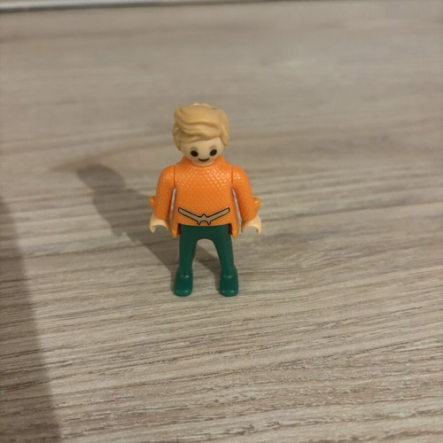 Aquaman Kinder Surprise Playmobil DC Superheroes figure