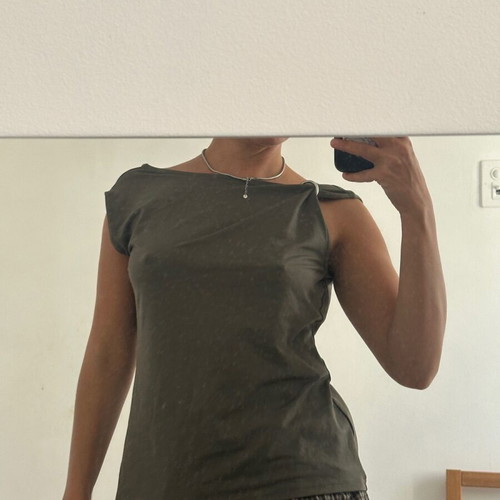 Weekday top L used, navy green with opened back