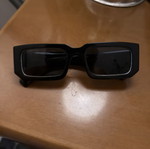 Prada sunglasses like new, black