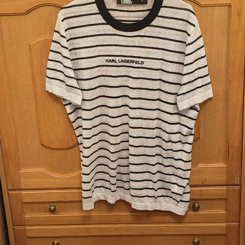 Karl Lagerfeld mako black and white t-shirt like new, size M