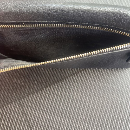 Prada wallet used, authentic, very good condition