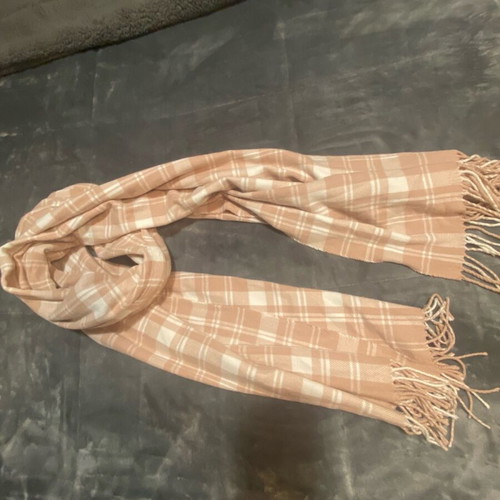 Scarf made of very soft wool fabric like new, white and beige