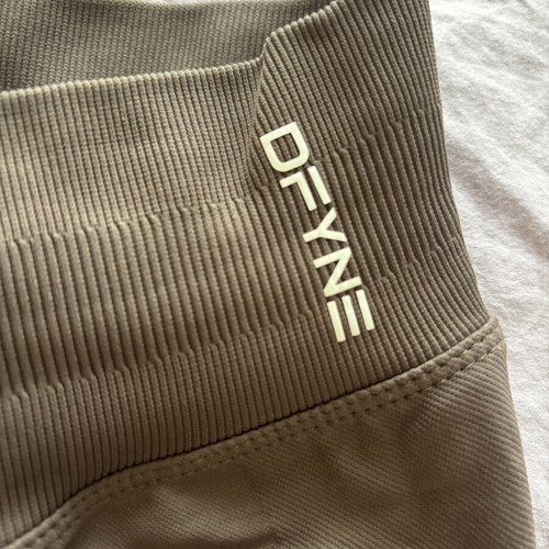 Dfyne Impact Shorts Medium size, like new, truffle color