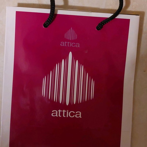 Hondos Center and Attica gift bags like new, small paper
