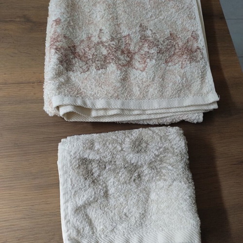 Towel set like new, body and face