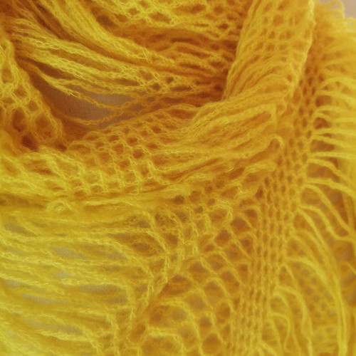 Yellow wool scarf long like new with knitted pattern