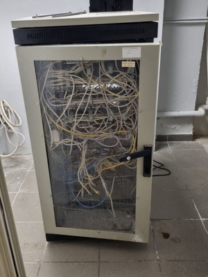 Rack with patch panel like new, height 1.20m width 0.70m