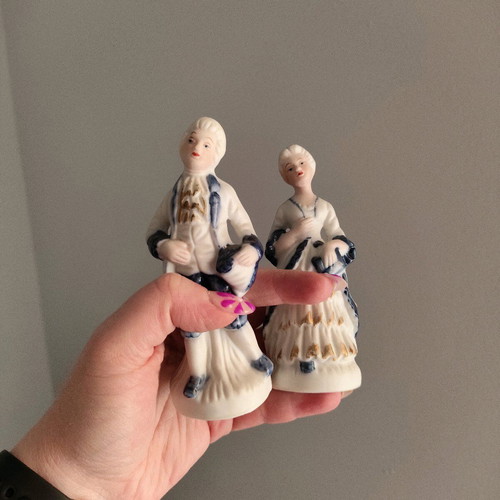 Figurine couple used decorative collectibles