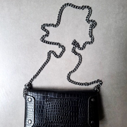 Toi & Moi Black Croc-Effect Bag with Chain Strap and Belt like new