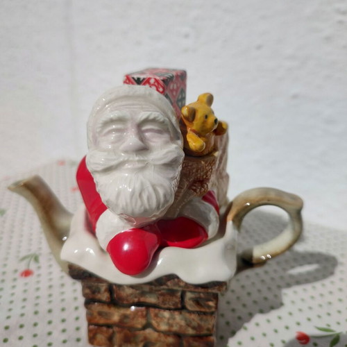 Santa vintage teapot by Paul Cardew used, collectible