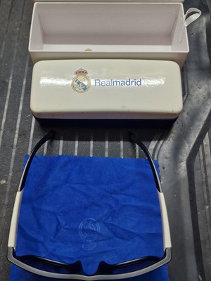 Real Madrid Kids Sunglasses like new, blue