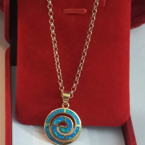 Silver 925 gold plated necklace with synthetic opal, like new