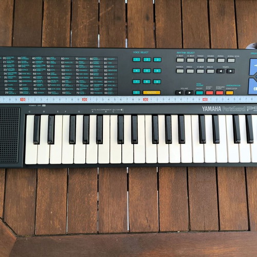 Yamaha PSS-140 Portasound Synthesizer like new