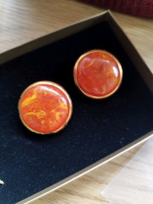 Vintage clip-on earrings used, gold and orange, large size