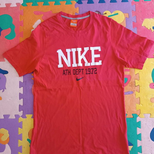 Nike t shirt large red used with wear on print