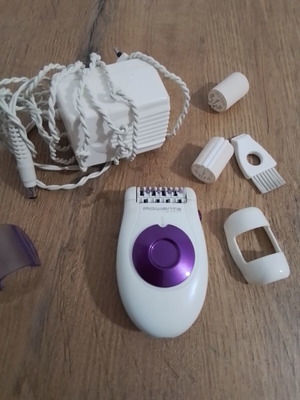 Rowenta epilator with accessories