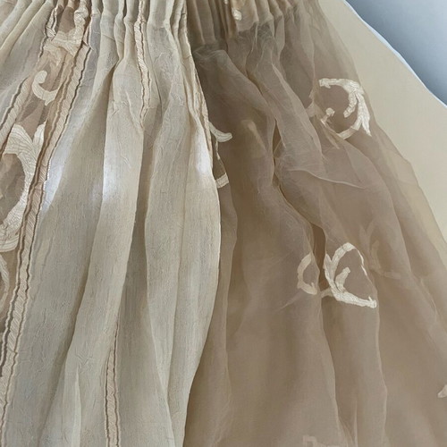 Silk curtain set like new, gold shade