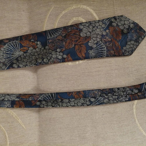 Men's ties vintage set of 7 silk and synthetic like new