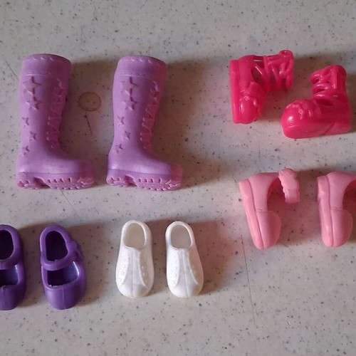 Doll shoes used, set of 34 pieces