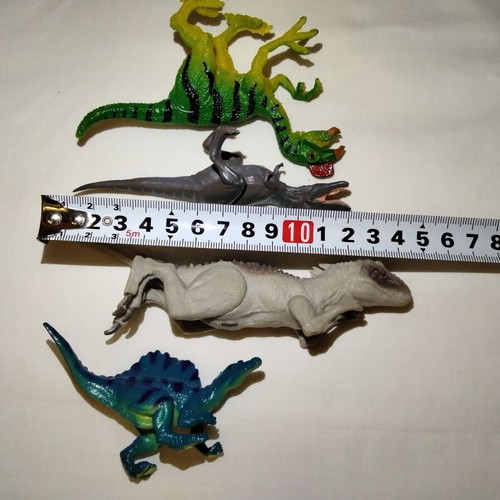 Dino Valley Jeep Chap Mei with Skinny Bones figure and 4 dinosaur figures