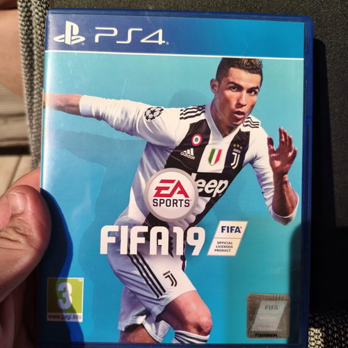 FIFA 18 PS4 game