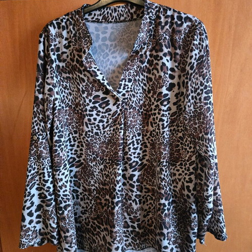Women's leopard blouse like new, multicolor