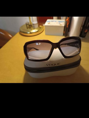 Vogue glasses like new, authentic
