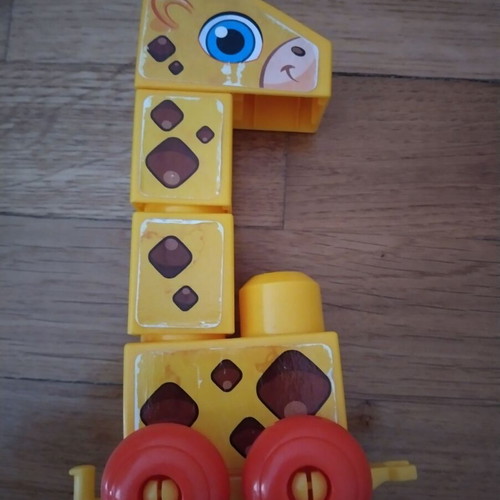 Fisher Price pull-along elephant with 25 blocks like new