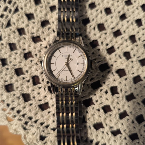 Tissot women's watch like new with sapphire crystal