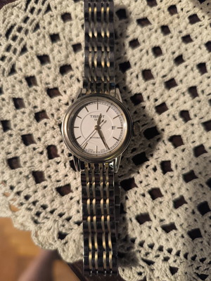 Tissot women's watch like new with sapphire crystal