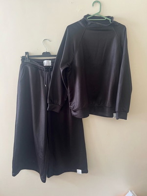 4 Tailors tracksuit set used, black with shiny effect