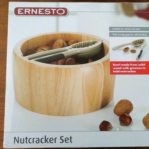 Ernesto nutcracker and bowl set new, wooden