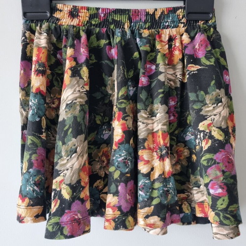 Zara mini skirt floral with elastic waist like new, size S