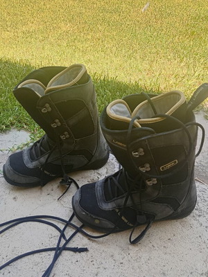 LAMAR snowboard boots size US11 EU 44