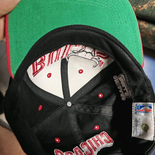 Chicago Bulls Vintage The G Cap Wave Twill Snapback Hat used