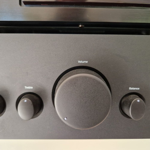 Cambridge Audio Azur 640A V2 amplifier used in excellent condition