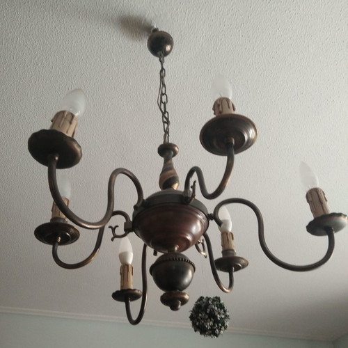 Chandelier 6 candles Gianniotiko brass in excellent condition