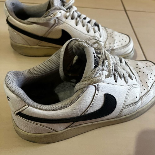 Nike athletic shoes used, size 39, white