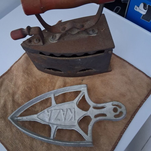 Old Iron Charcoal Iron with KAZA Iron Base collectible