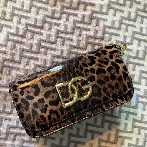 Dolce & Gabbana leopard print bag like new, brown shiny fabric