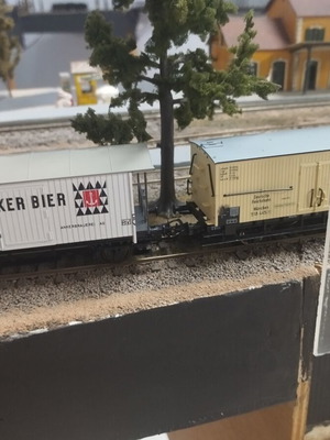Commercial HO Scale Wagons like new, set of 6 for two-rail system