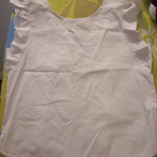 Top box white, like new, fits sizes S M