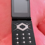 Sony Ericsson Dolce and Gabbana Jalou used pink