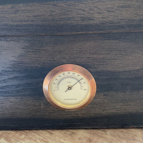 Angelo cigar humidor like new with hygrometer and cedar interior