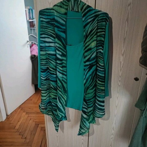 Top with shirts like new, size L