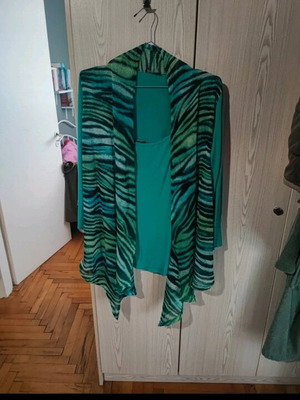 Top with shirts like new, size L