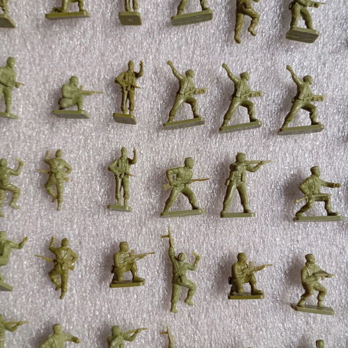 Vintage Airfix Matchbox 1:72 WWII US Marines figures set, 107 pcs
