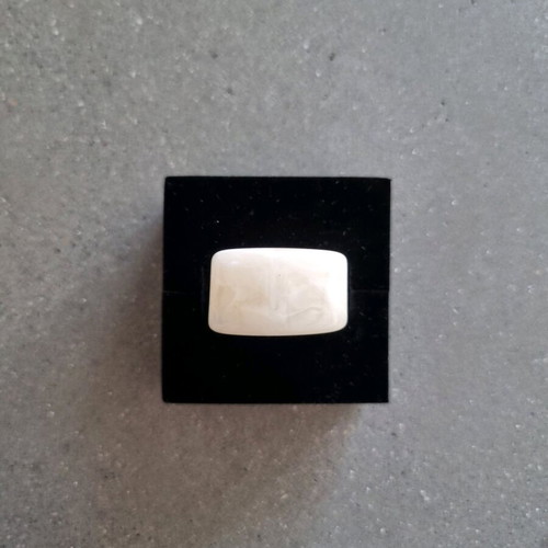 Cream ring with beige swirls new, rectangular size 19mm
