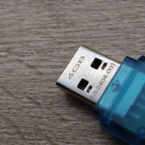 Intenso and Philips USB flash drives new, 4GB and 8GB